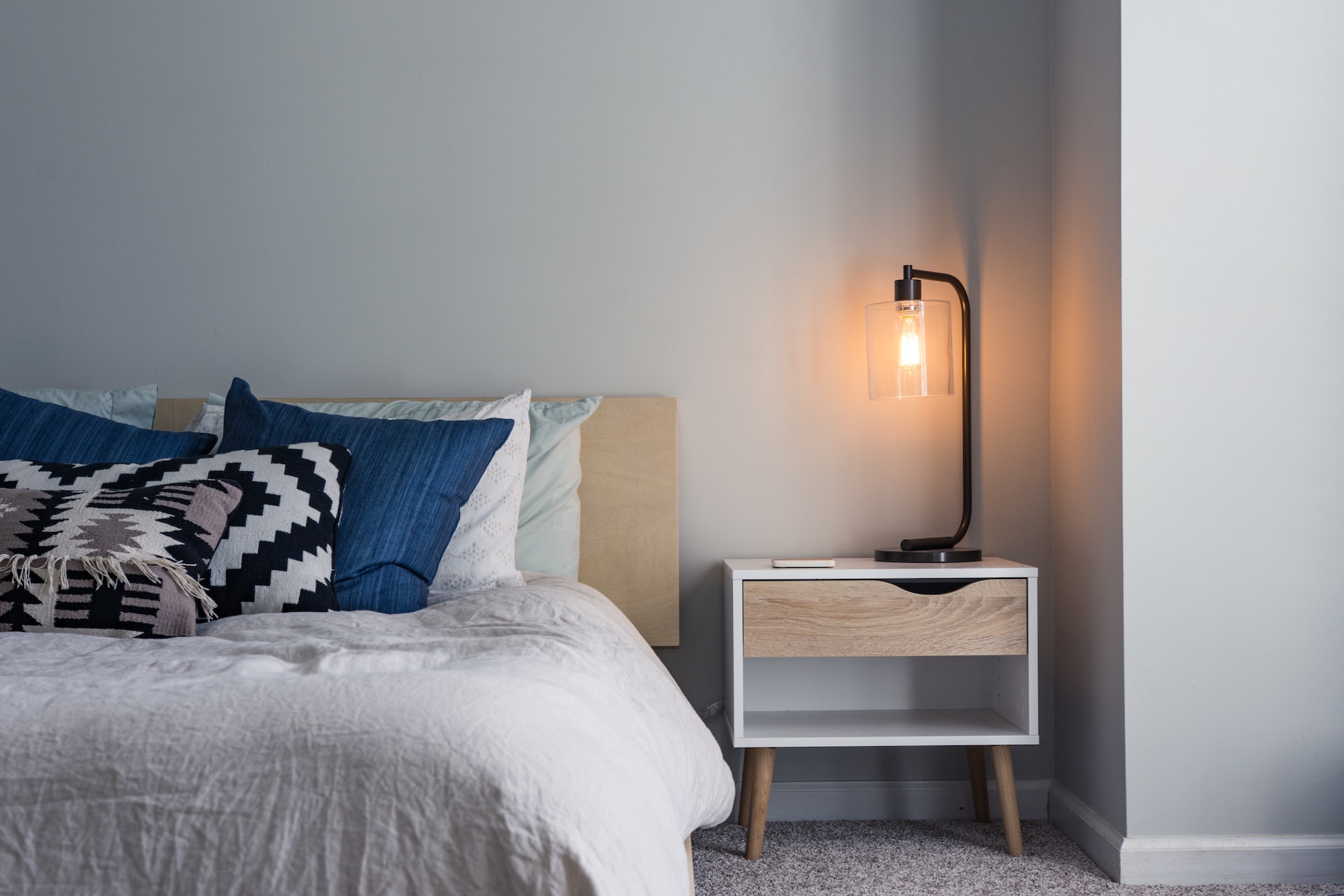 The Perfect Nightstand – Bedside Table Design Inspiration